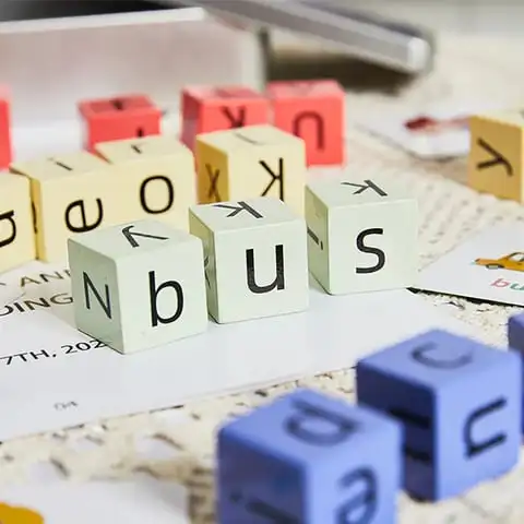 Jeu lettres enfants – Éducatif et Ludique 5 Jeu lettres enfants en bois éducatif