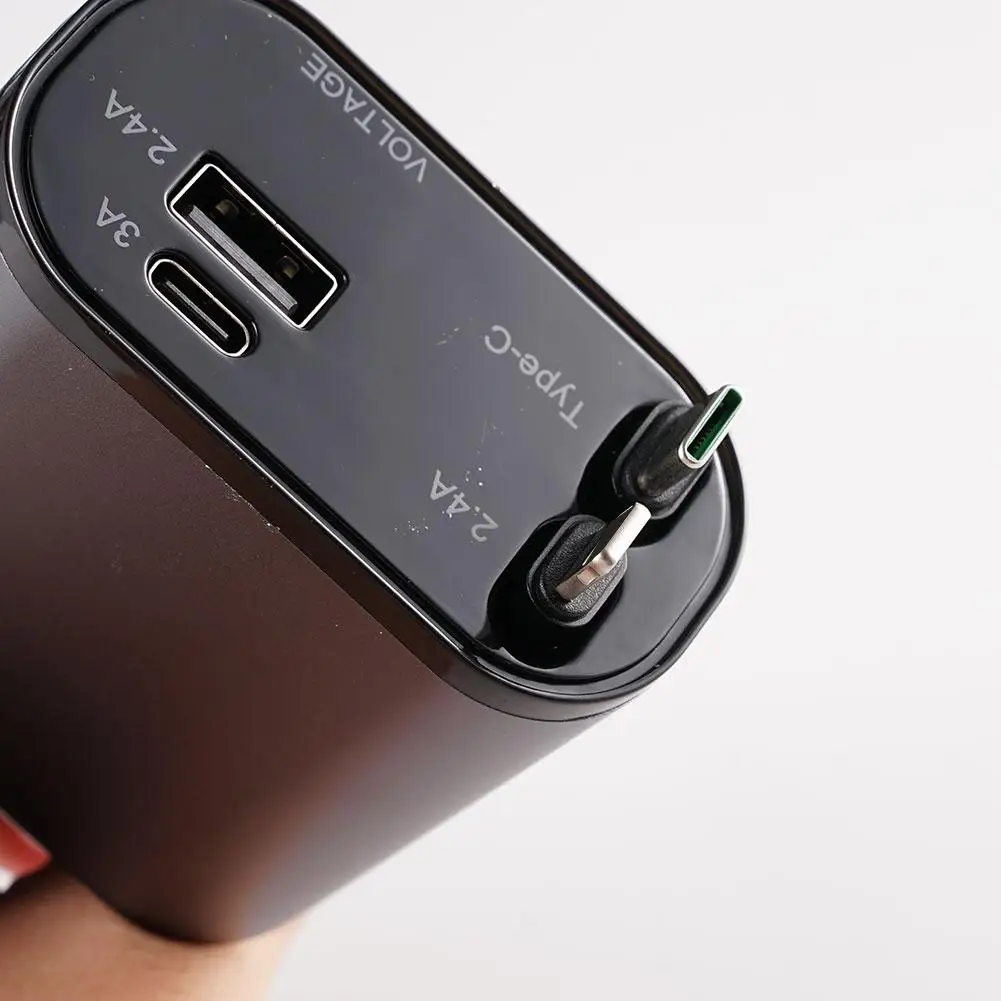 Chargeur Voiture Rapide – Puissance 100W & Câble Rétractable 11 Chargeur voiture rapide 100W USB-C 02