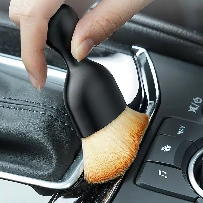 Brosse nettoyage voiture – Précision & Douceur pour l’Intérieur 7 Outil dépoussiérage tableau de bord auto 02