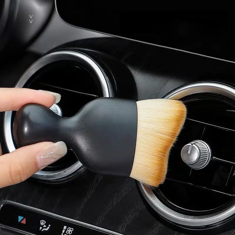 Brosse nettoyage voiture – Précision & Douceur pour l’Intérieur 10 Brosse dépoussiérage auto pour grilles d’aération voiture